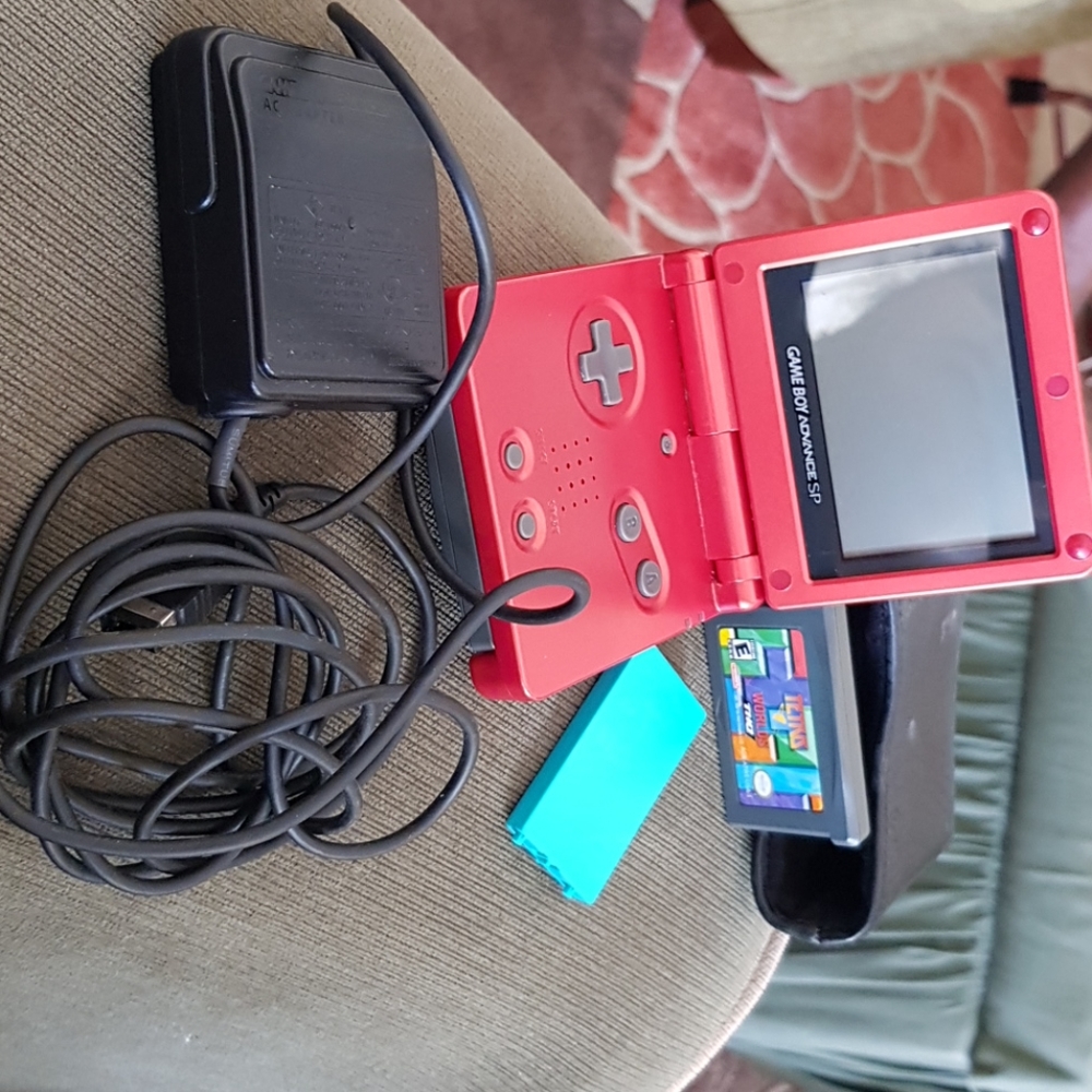 Nintendo Game Boy Advance SP
